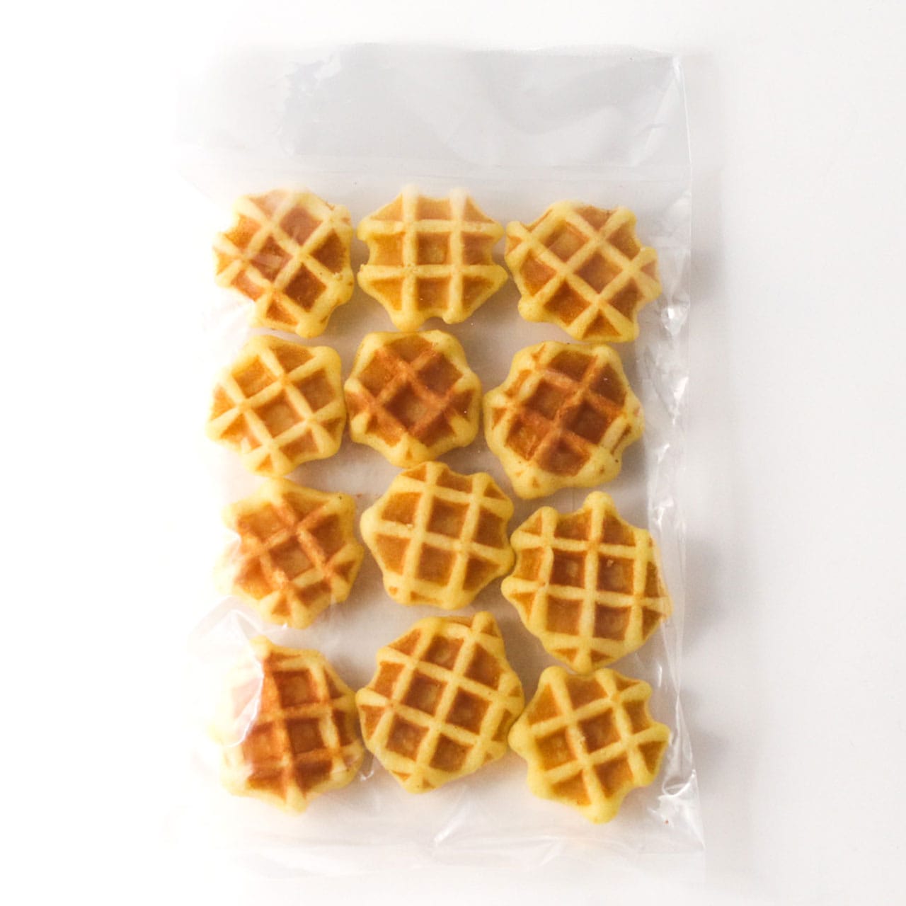 たまご仕立てのふんわりミニワッフル