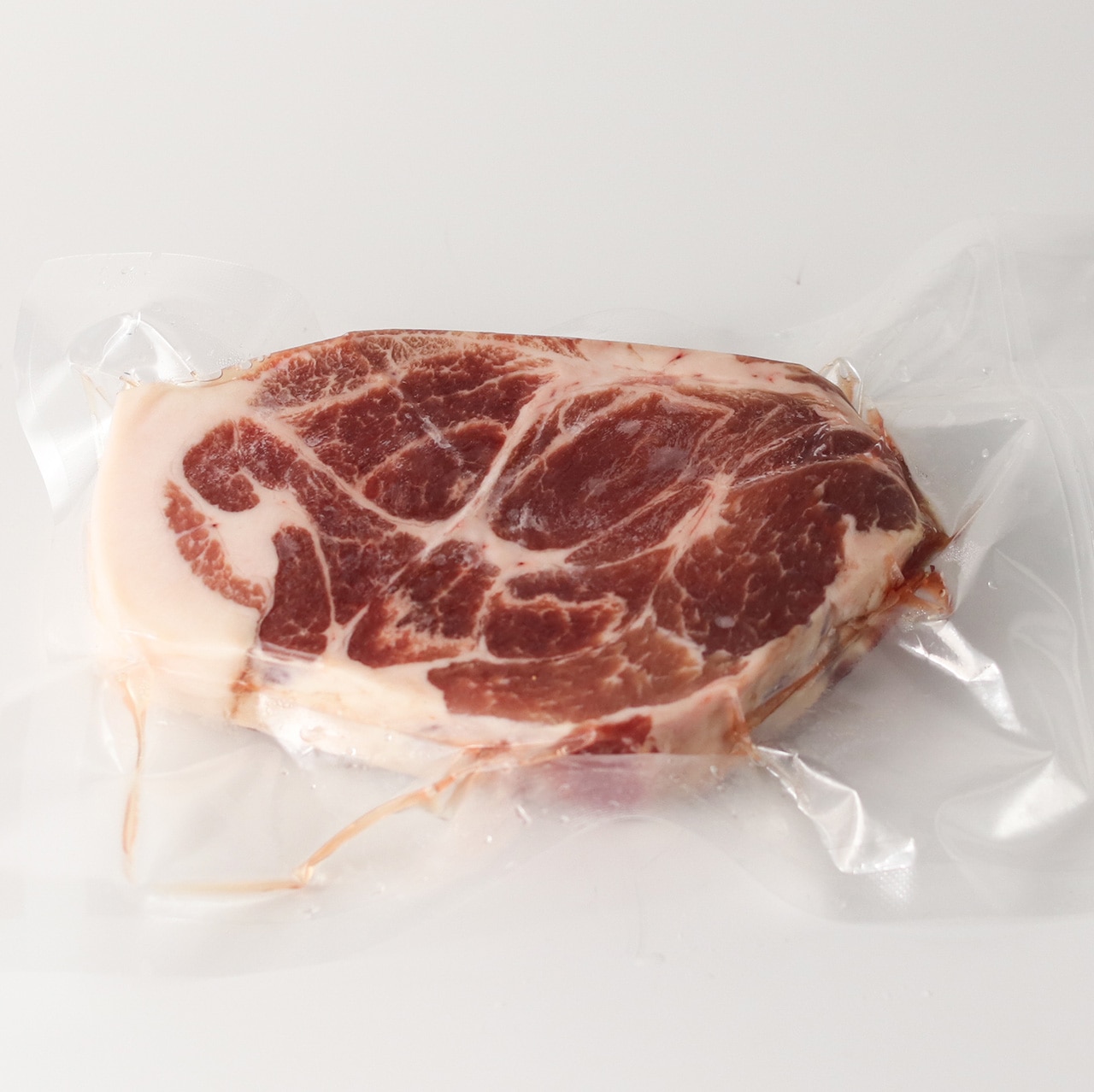 【限定入荷】200g テルエルポーク肩ロース ステーキカット