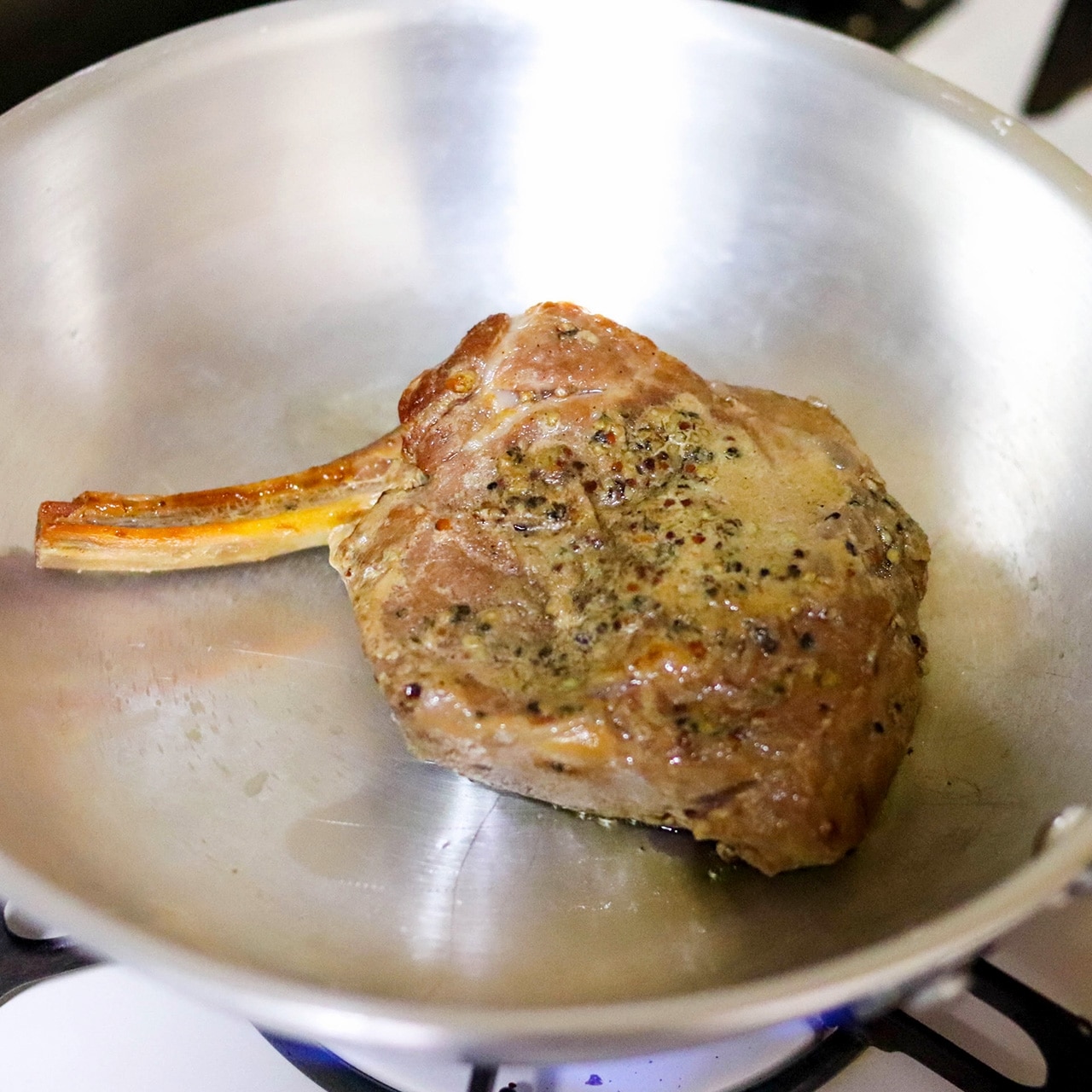 【お買い得】温めるだけ！骨付き仔牛ロースステーキ