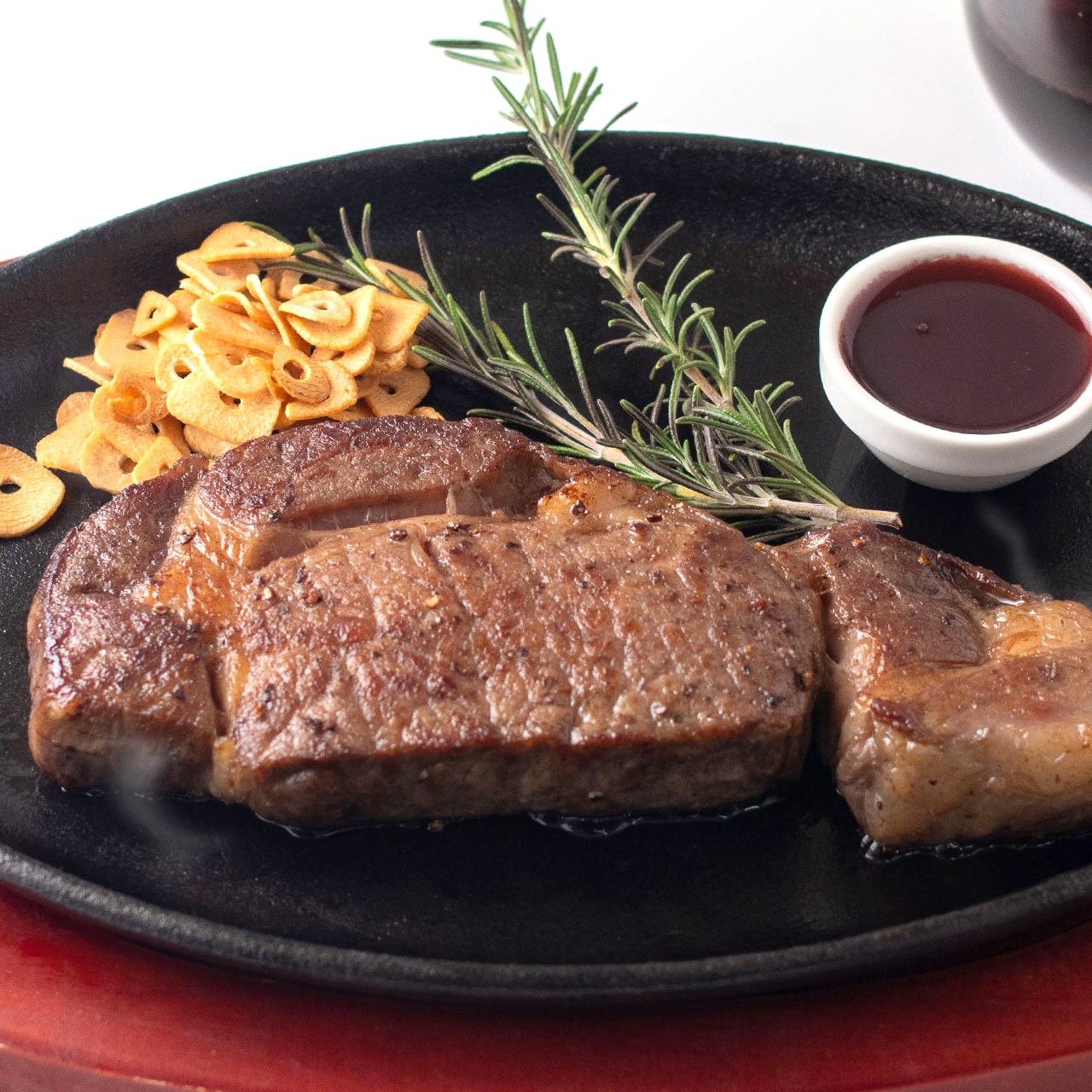 阿蘇・産山村 黒毛和牛の肩ロースステーキセット（国産飼料100％育ち）