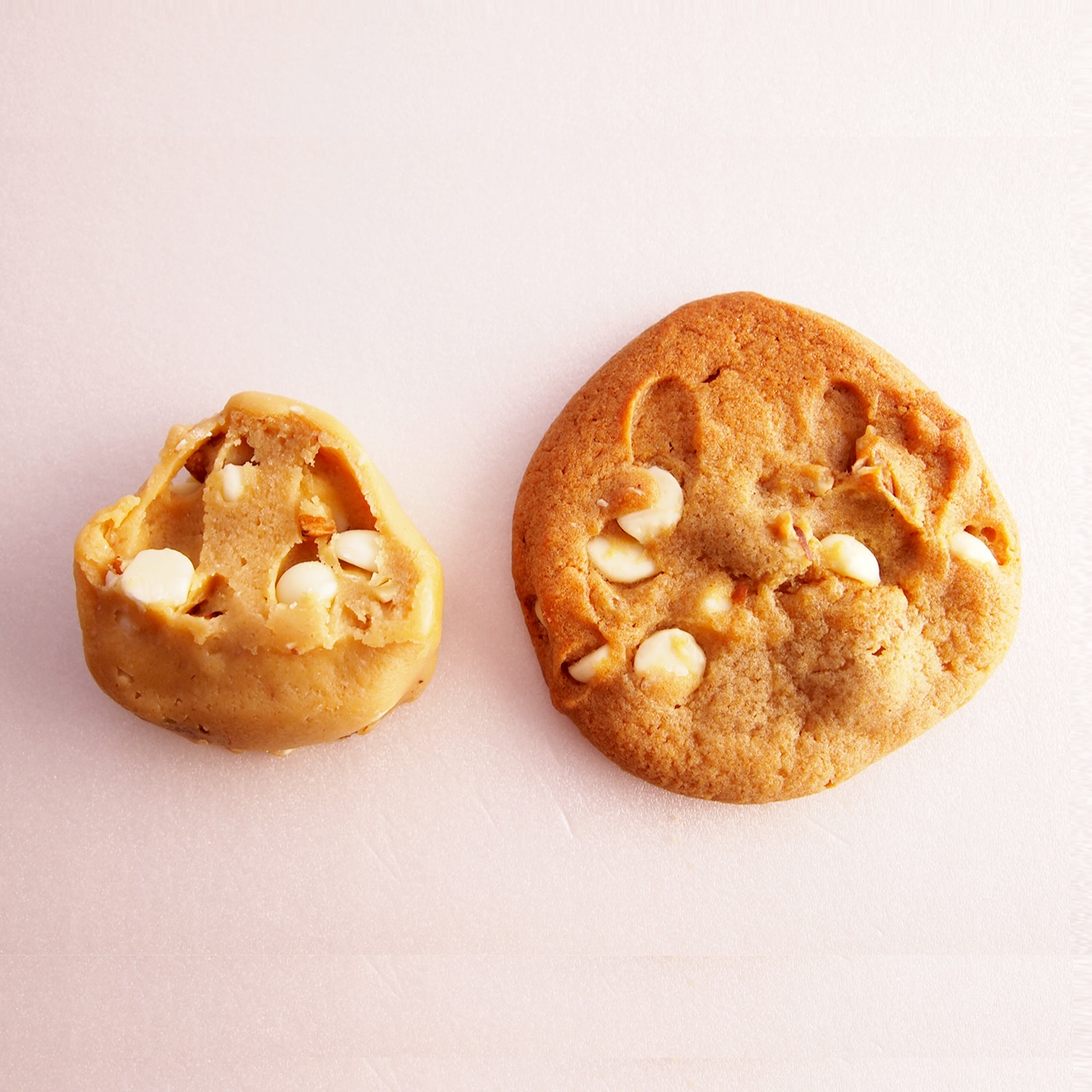 【在庫限り】（業）焼くだけクッキー生地 ホワイトチップピーカン 28枚×8パック