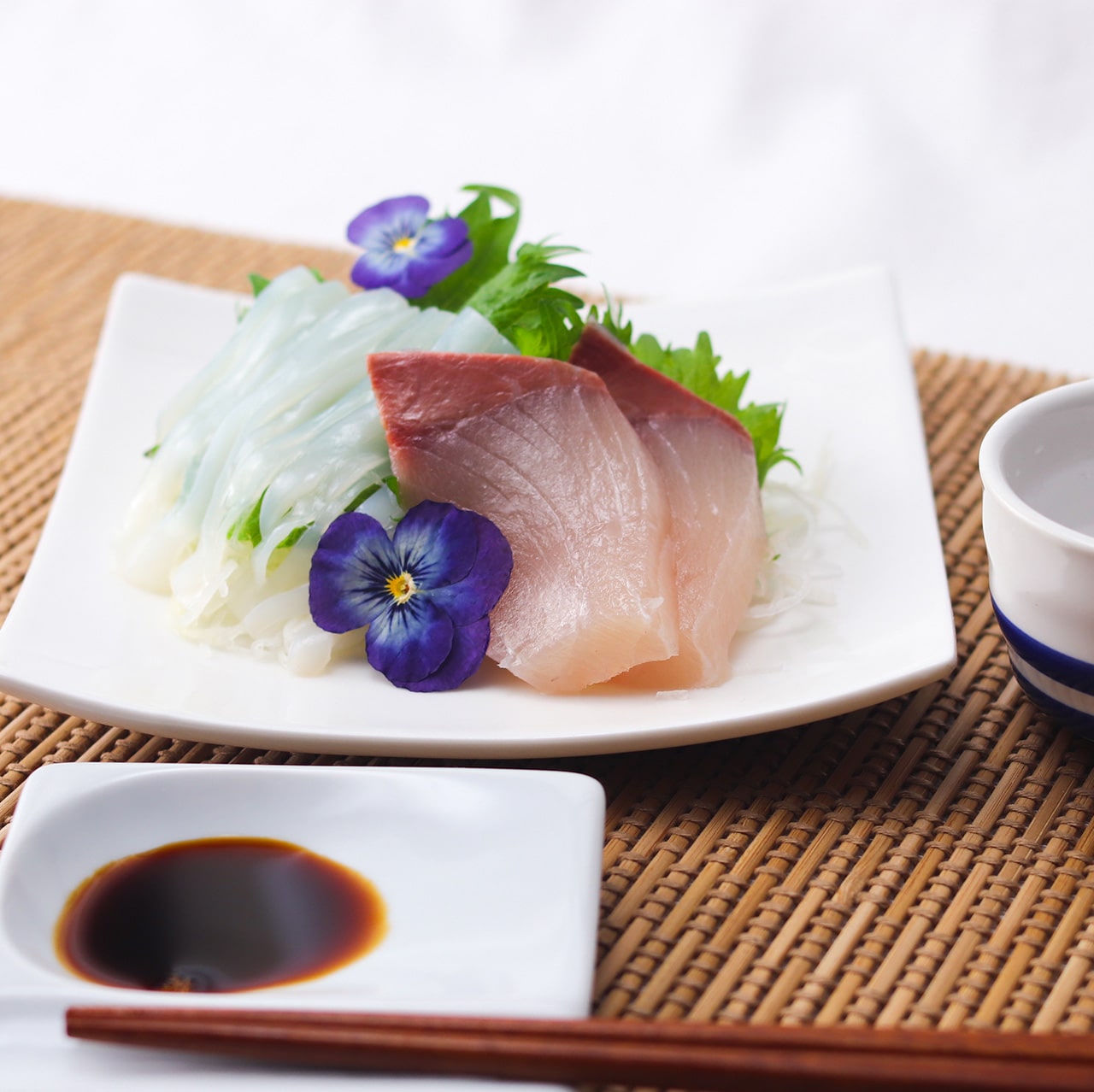 可憐な青いビオラ ドライエディブルフラワー（食用花・押し花）