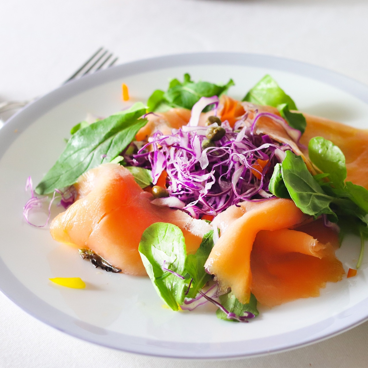 【お買い得】英国王室御用達 オーク樽で燻したスモークサーモン