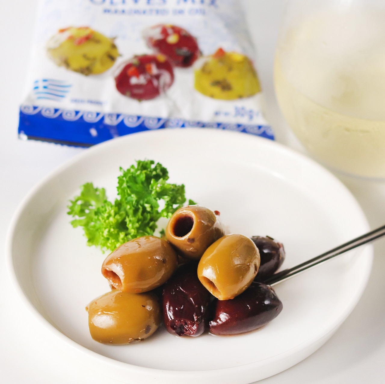 【送料込み・300個】ギリシャのオリーブ 爽やかハーブマリネ