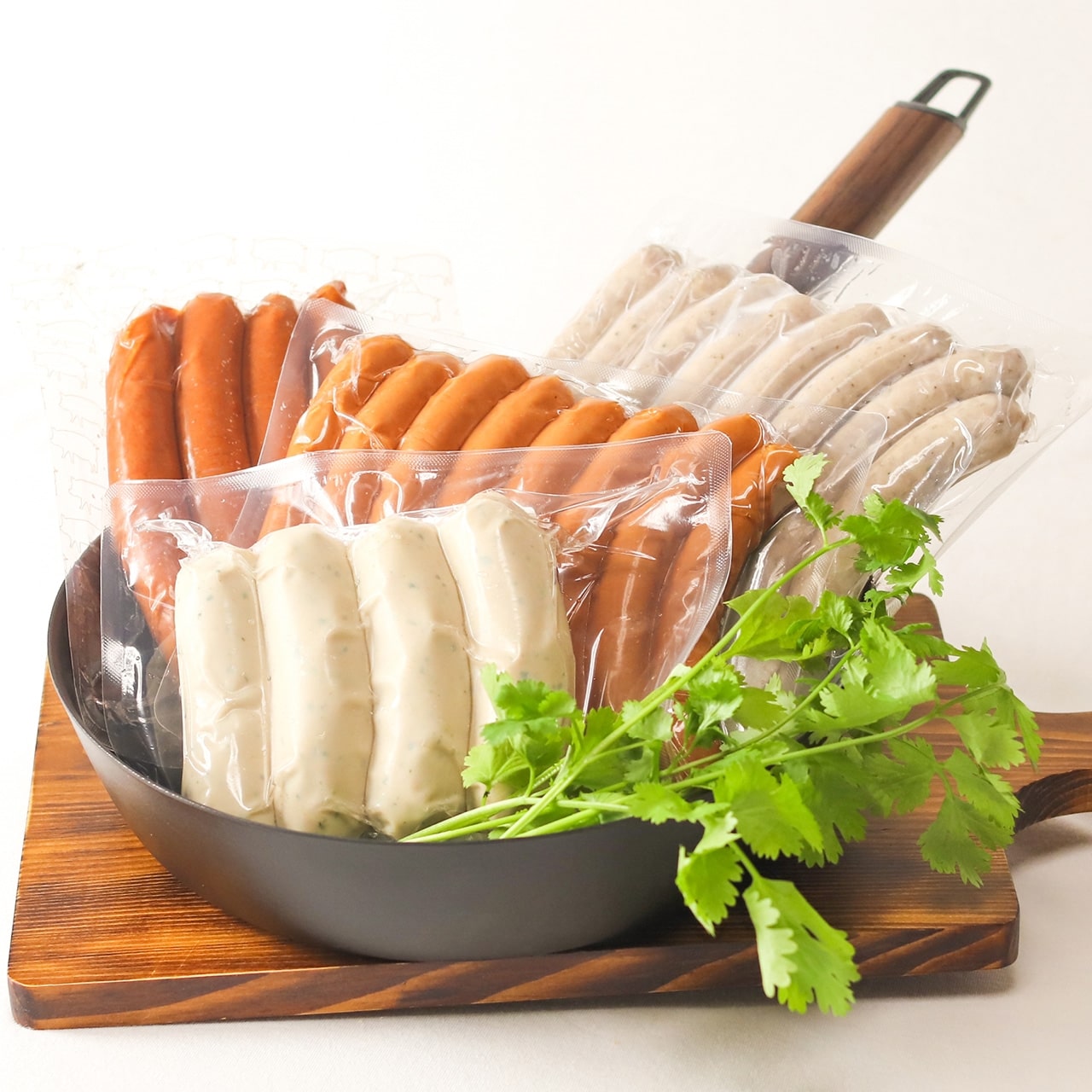 ドイツ職人シリーズ ４種のソーセージ: 肉加工品｜上質食品通販サイト｜ダイニングプラス 公式サイト・通販