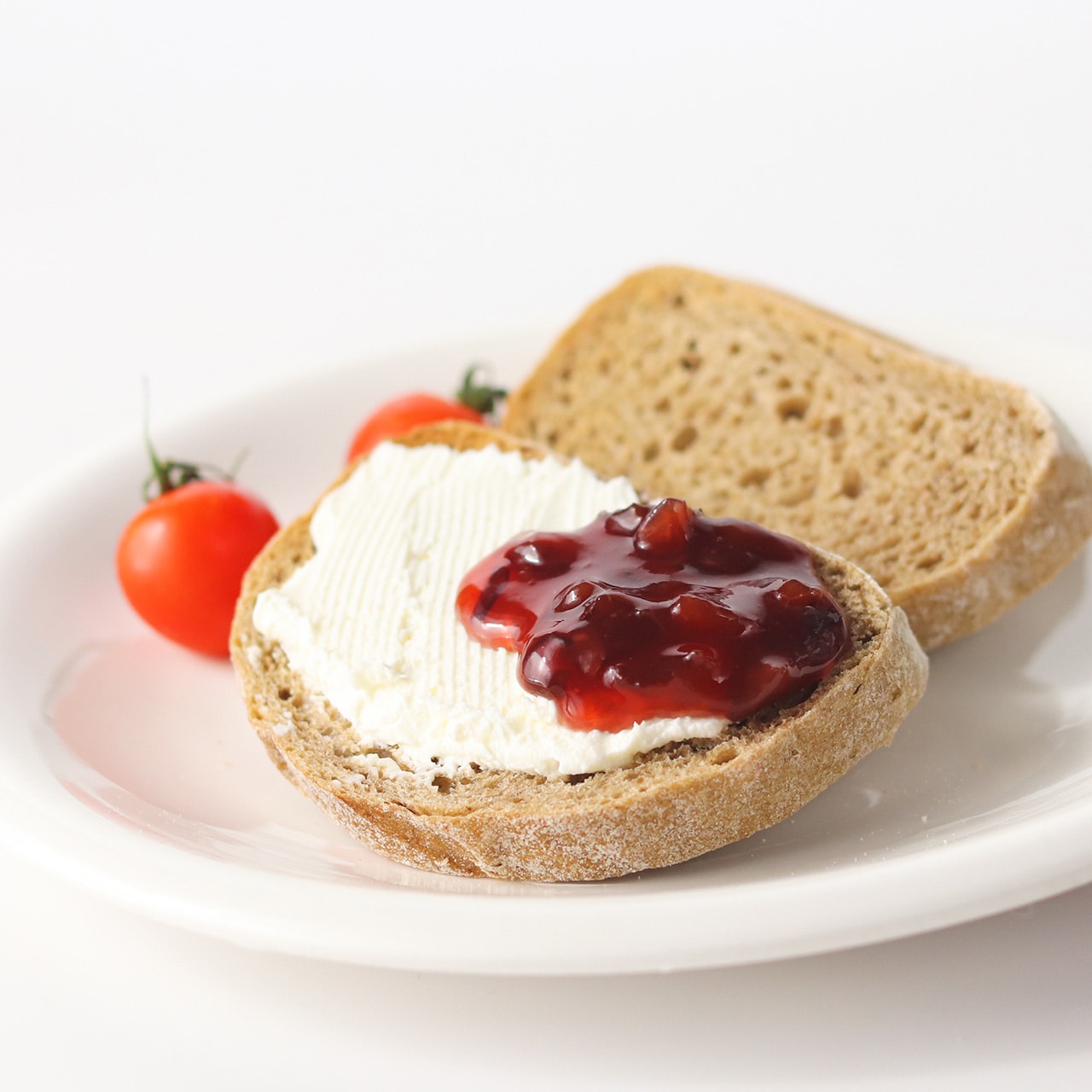 果肉が贅沢なプルーンジャム