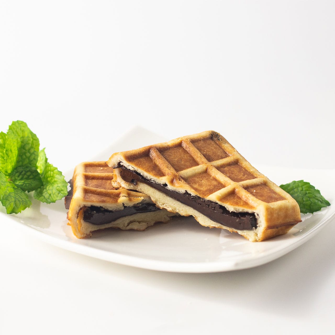 パン職人謹製 濃厚ベルギーチョコレートのマジックワッフル（2個）