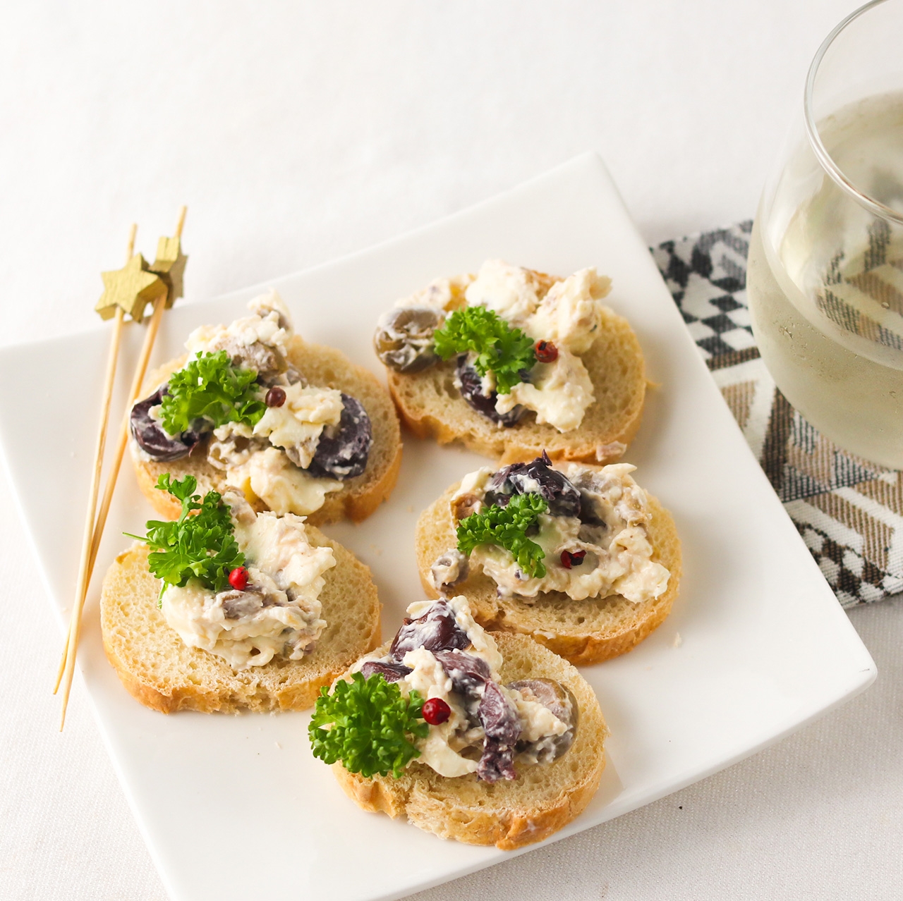 【お買い得】 ギリシャのオリーブ 爽やかハーブマリネ