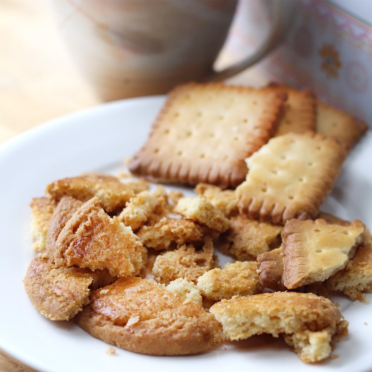 【訳あり４缶セット】ブルターニュ産 クッキー（ガレット）3種アソート缶