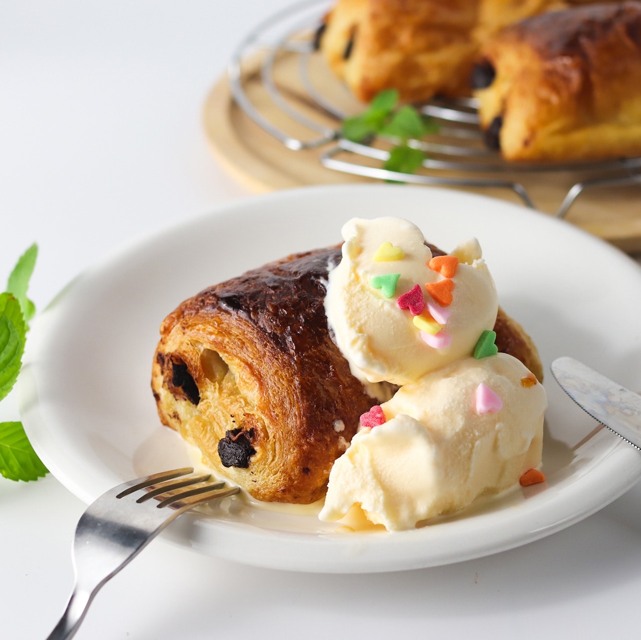 焼くだけ！パンオショコラ 発酵バターが香るフランス産　Bake up生地 3個入り