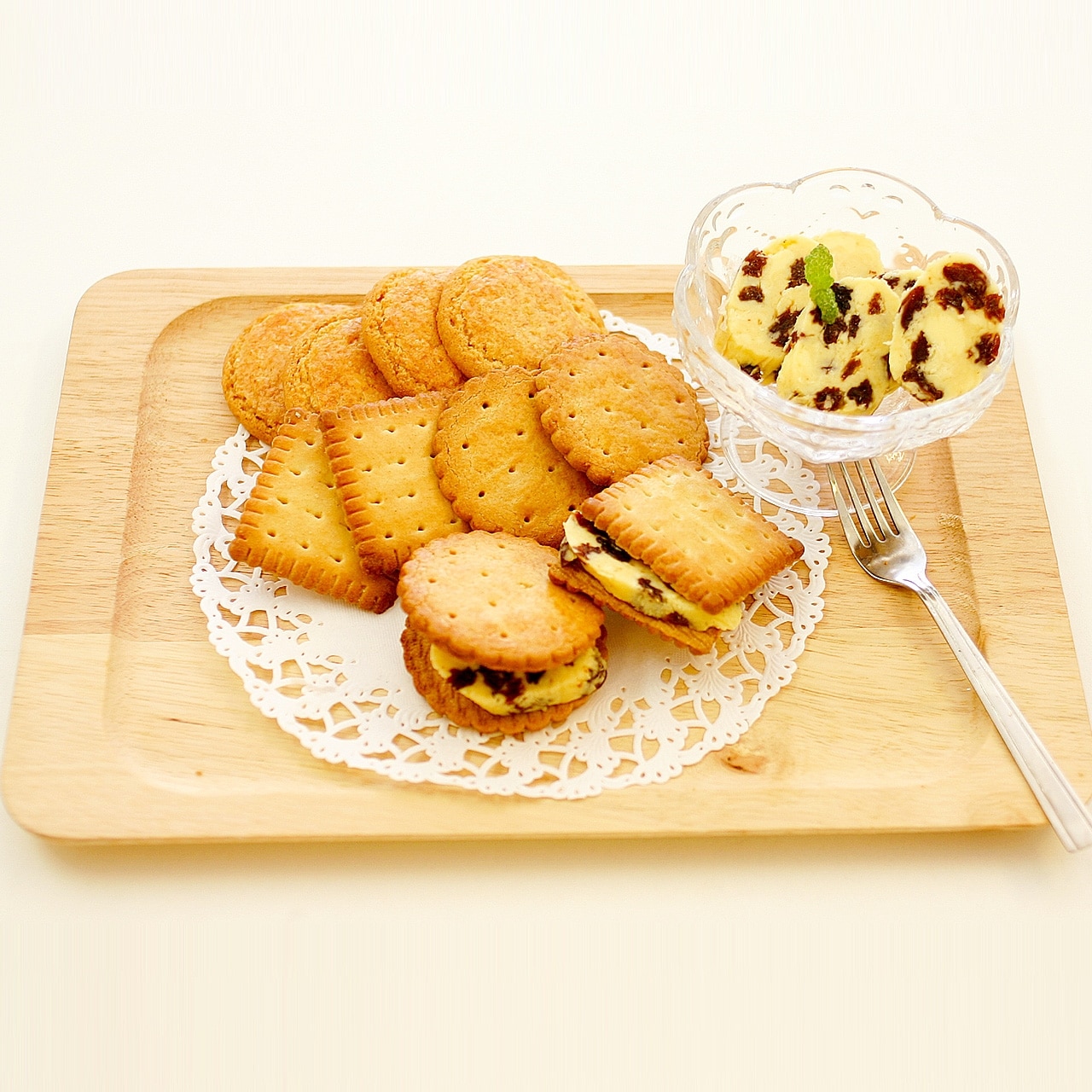 【訳あり】ブルターニュ産 クッキー（ガレット）3種アソート缶