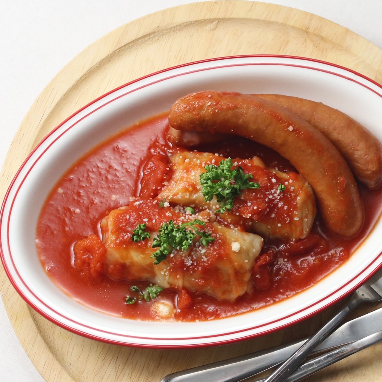 トマトソースでじっくり煮込んだ 柔らかロールキャベツ