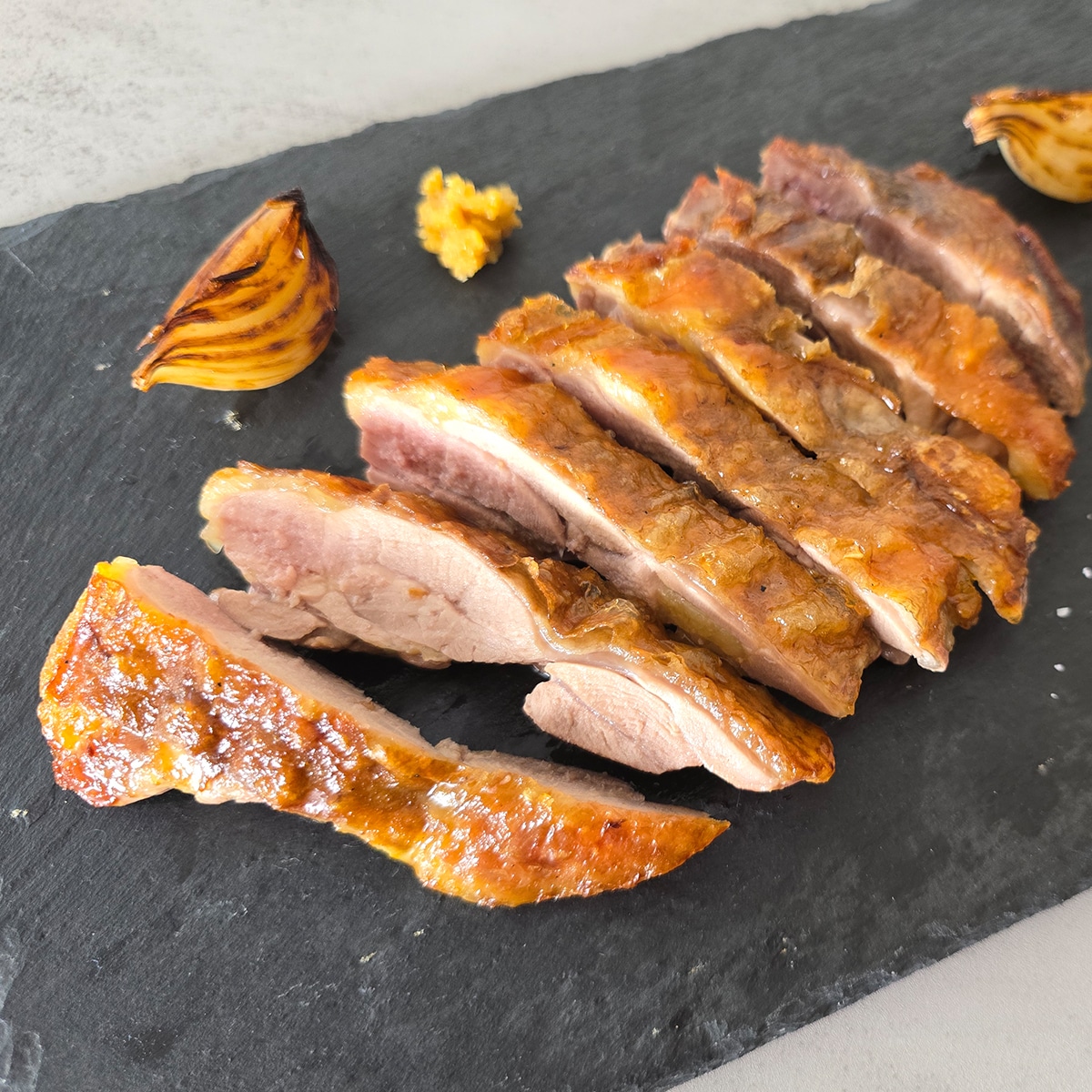 食鳥の女王！天草ホロホロ鳥 500g（ムネ肉・モモ肉 各1枚入り）