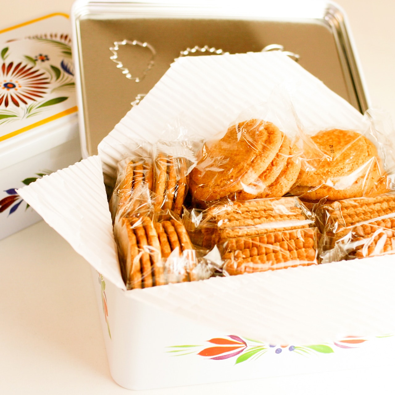 【訳あり】 ブルターニュ産 クッキー（ガレット）3種アソート缶