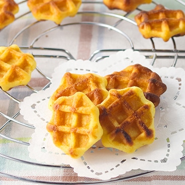 たまご仕立てのふんわりミニワッフル