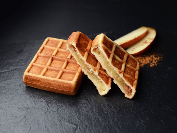 アップルシナモンフィリング入りのベルギー産ワッフル