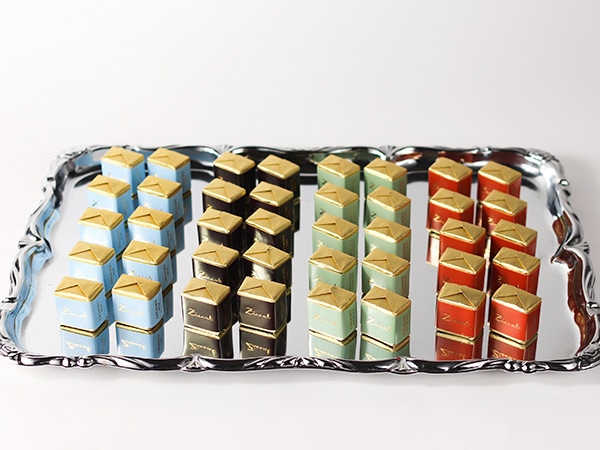 クレミノをトレーに並べて