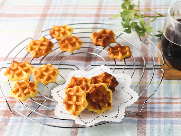 解凍するだけでふんわり優しい本場ベルギーのミニワッフル