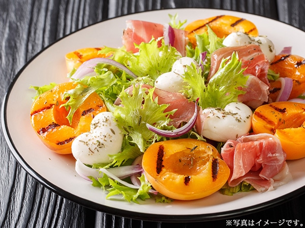 あんずと生ハムのサラダ