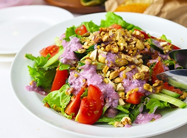 ヨーグルト、ビネガーと合わせてドレッシングに