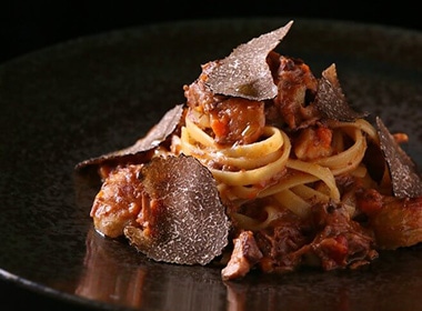 ラグーパスタトリュフ添え