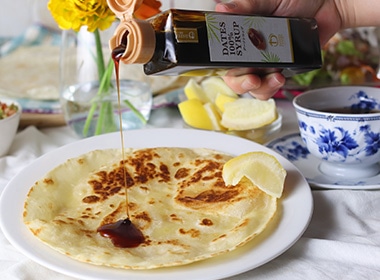 クレープのようにバターレモンで仕上げはデーツシロップの優しい甘み