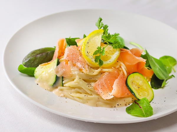 オーク_ウィスキーとスモークサーモン