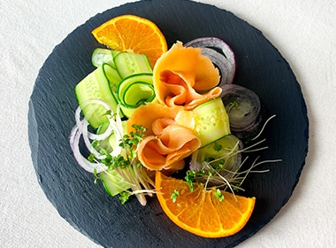 野菜と合わせて華やかに