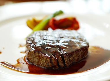 ハンバーグ・デミグラスソース、ステーキ